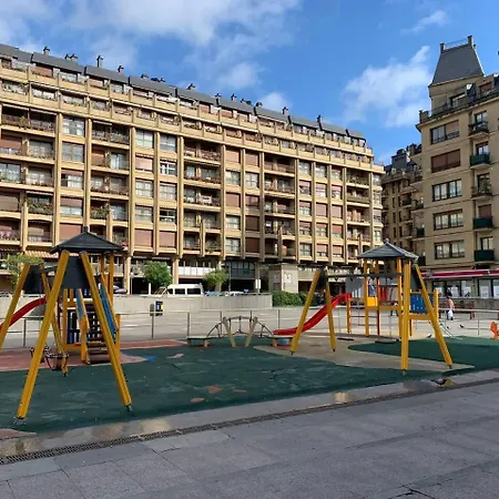 דירה Agradable Con Parking En Gros *